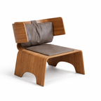 Fauteuil lounge en bois massif et cuir — style scandinave minimaliste